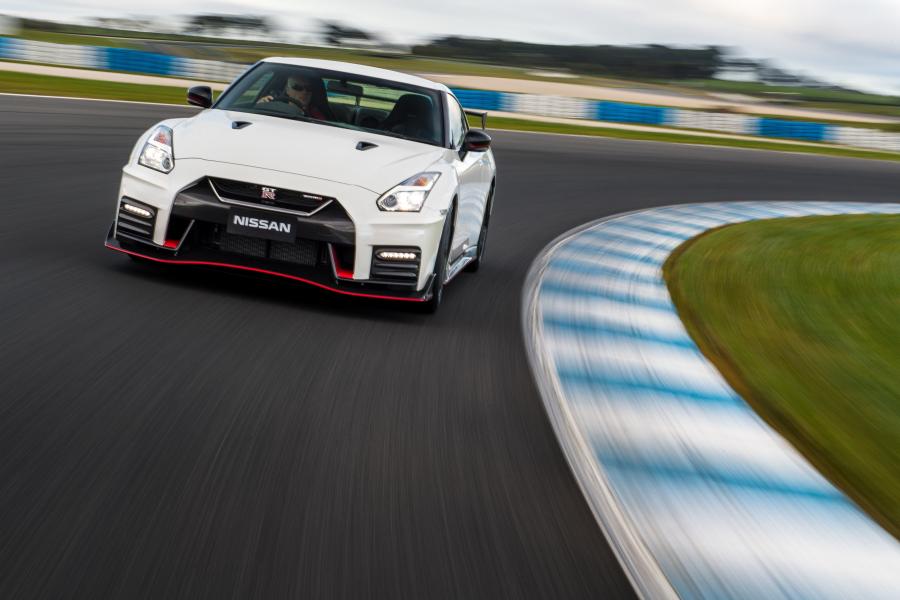  Nissan GT-R Nismo 2017 года  (AU) (фото 3 из 34)